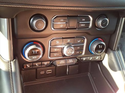 Certified 2023 Chevrolet Suburban Premier image 21