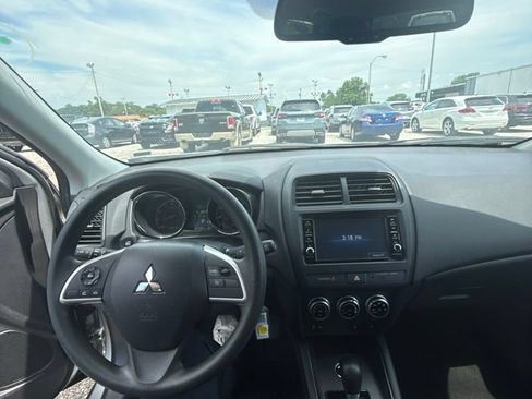 Used 2025 Mitsubishi Outlander Sport AWD image 7