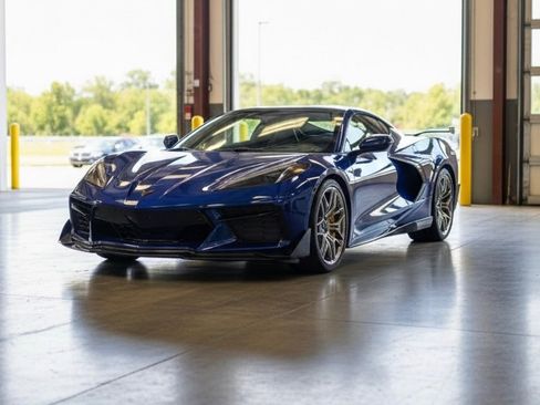 Used 2026 Chevrolet Corvette Z06 w/ Z07 Performance Package RWD image 2