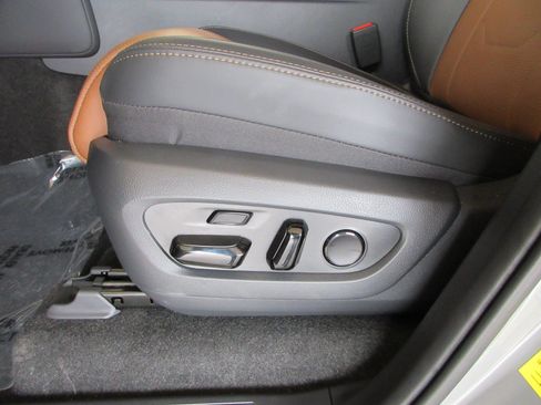 Used 2026 Lexus GX 550 w/ Accessory Package (2T) AWD/4WD image 37