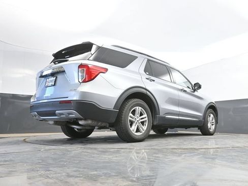 Used 2024 Ford Explorer XLT w/ Equipment Group 202A AWD/4WD image 43
