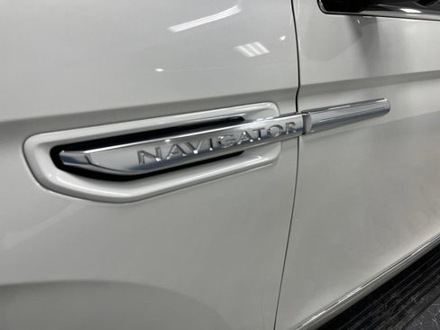 Used 2020 Lincoln Navigator L Reserve w/ Luxury Package image 40