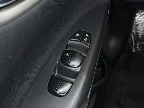 Used 2014 Nissan Sentra SV FWD image 19