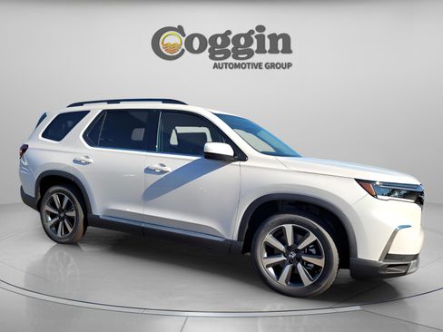 New 2025 Honda Pilot Touring image 7