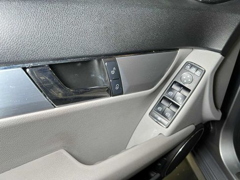Used 2008 Mercedes-Benz C 300 4MATIC Sedan image 21