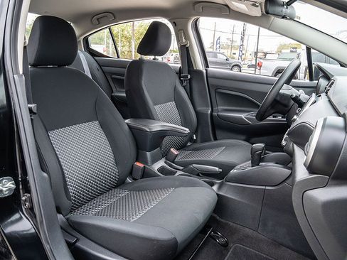 Used 2023 Nissan Versa S w/ Trunk Package image 20