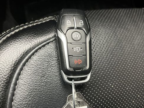 Used 2016 Ford F150 Lariat w/ Equipment Group 502A Luxury image 29