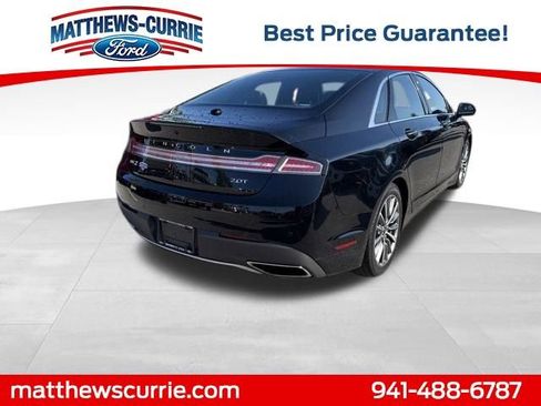 Used 2017 Lincoln MKZ Premiere FWD image 4