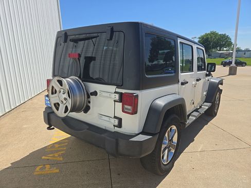 Used 2017 Jeep Wrangler Unlimited Sport AWD/4WD image 6