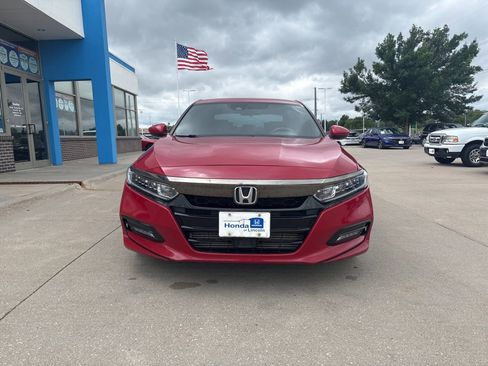 Used 2018 Honda Accord Sport image 2