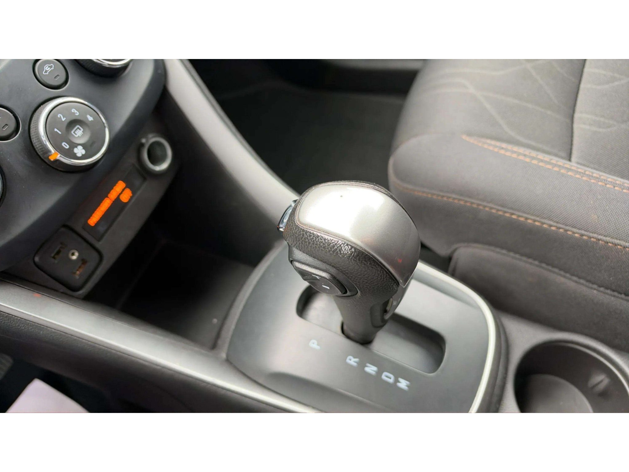 Used 2020 Chevrolet Trax LT AWD/4WD image 21