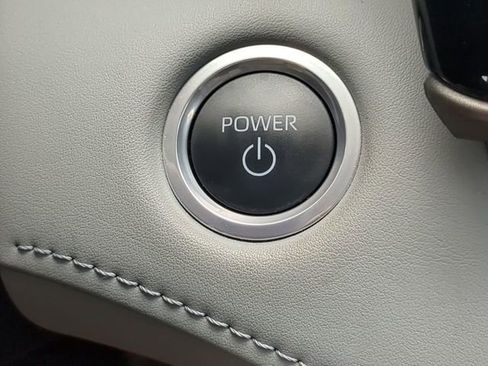 Certified 2024 Toyota Highlander XLE FWD image 28