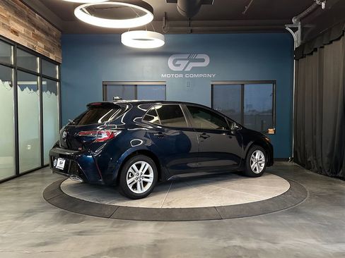 Used 2022 Toyota Corolla SE FWD image 3