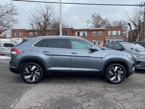 Certified 2025 Volkswagen Atlas Cross Sport SEL image 2