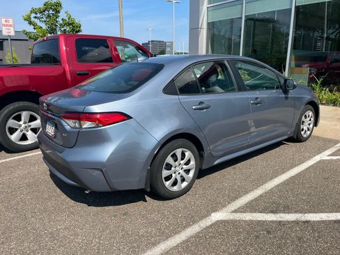 Used 2022 Toyota Corolla LE FWD image 5
