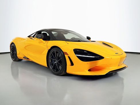 Used 2024 McLaren 750S Spider image 1