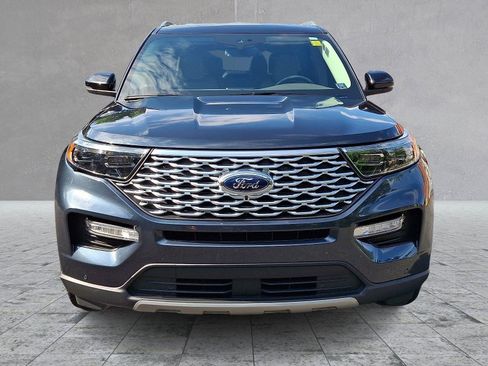 Used 2022 Ford Explorer Platinum w/ Equipment Group 601A AWD/4WD image 2