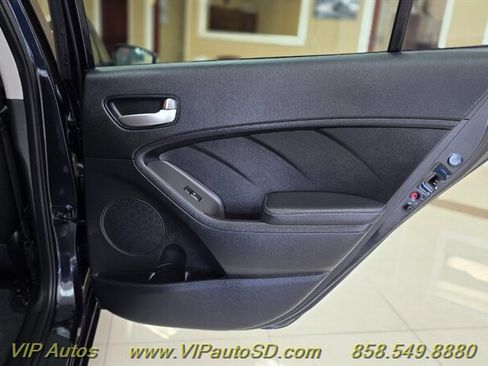 Used 2017 Kia Forte LX image 13