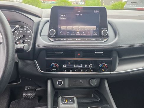 Used 2023 Nissan Rogue SV image 21