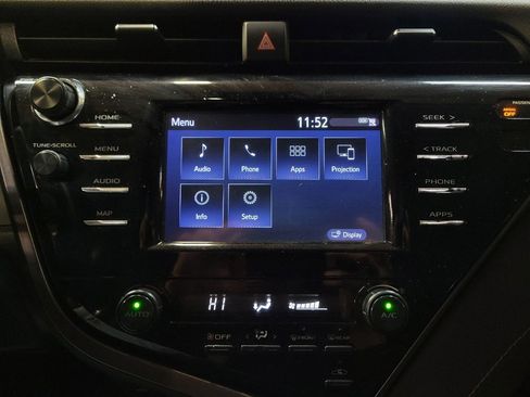 Used 2019 Toyota Camry SE image 25