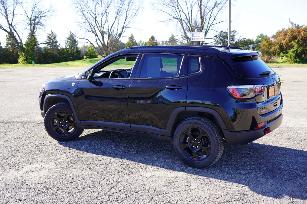 Certified 2023 Jeep Compass Trailhawk w/ Sun and Sound Group AWD/4WD image 8