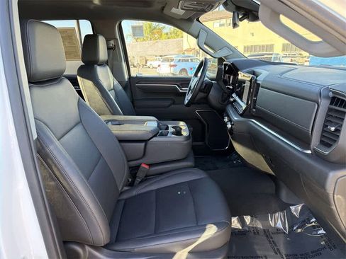 Used 2025 GMC Sierra 1500 SLT image 40