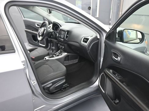 Used 2018 Jeep Compass Sport AWD/4WD image 42