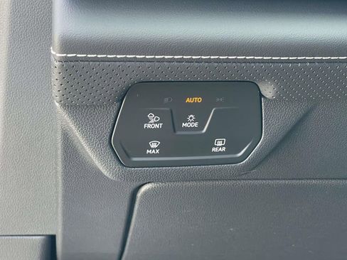 New 2026 Volkswagen Atlas SE FWD image 20