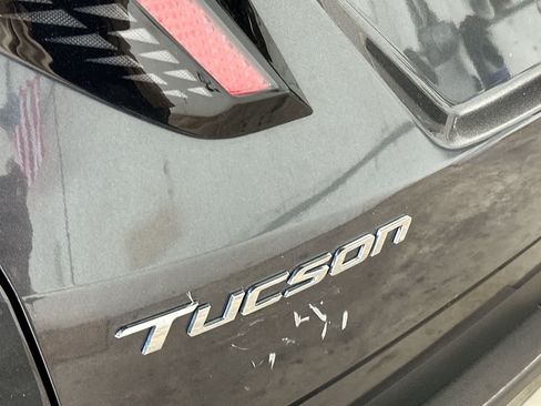 Used 2023 Hyundai Tucson Limited w/ Cargo Package FWD image 10