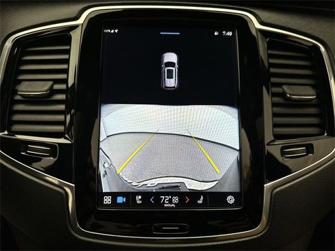 Used 2023 Volvo XC90 T8 Ultimate image 17