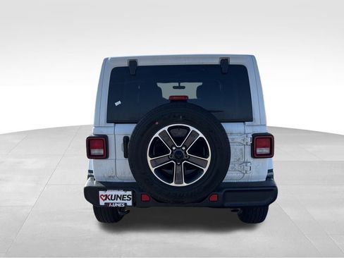 Used 2023 Jeep Wrangler Sahara image 8