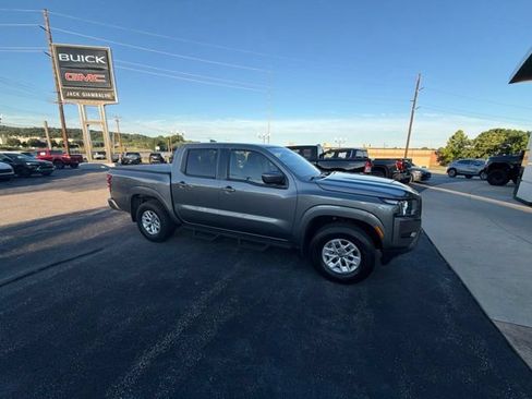 Used 2024 Nissan Frontier SV w/ Tow Package AWD/4WD image 6
