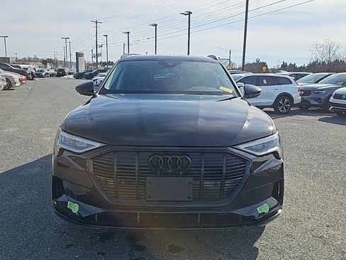 Used 2022 Audi e-tron Premium w/ Convenience Plus Package image 16