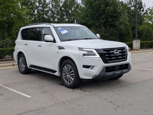 Used 2021 Nissan Armada SL AWD/4WD image 1