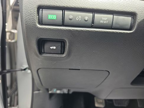 Used 2023 Nissan Sentra SV FWD image 15