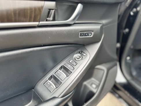 Used 2018 Honda Accord EX-L image 27