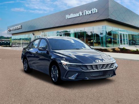 New 2026 Hyundai Elantra Sport FWD image 11