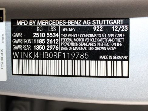 Used 2024 Mercedes-Benz GLC 300 4MATIC image 29