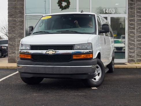 Used 2020 Chevrolet Express 3500 LT w/ LT Preferred Equipment Group RWD image 7