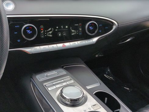 Used 2022 Genesis GV70 3.5T Sport w/ Sport Advanced Package AWD/4WD image 26