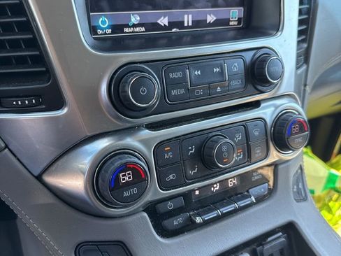 Used 2020 Chevrolet Suburban LT AWD/4WD image 9