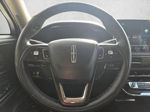 Used 2023 Lincoln Corsair Standard w/ Equipment Group 101A image 17