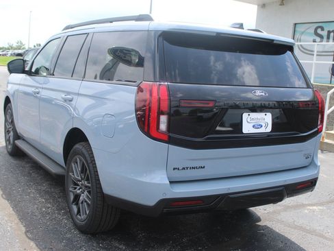 New 2026 Ford Expedition Platinum w/ Stealth Appearance Package AWD/4WD image 4