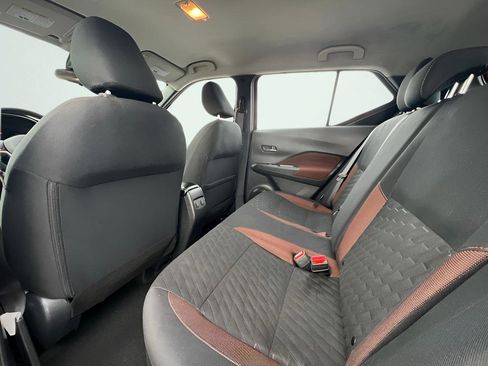 Used 2021 Nissan Kicks SR image 18