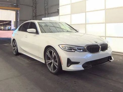 Used 2021 BMW 330i 330i Sedan 4D w/ Premium Package image 4