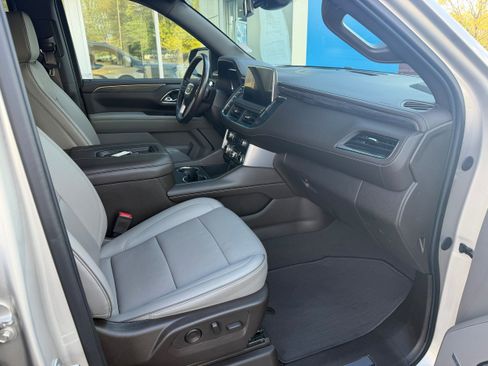 Used 2023 GMC Yukon SLT image 4