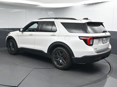 Used 2025 Ford Explorer ST-Line w/ Premium Package RWD image 6