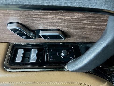 Used 2024 Land Rover Range Rover Sport SE image 20