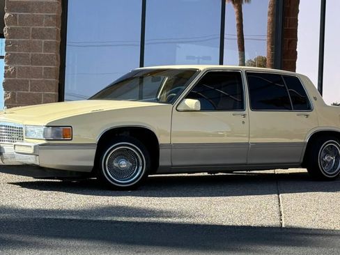 Used 1989 Cadillac De Ville Sedan FWD image 3