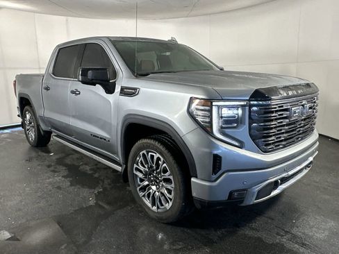 Used 2025 GMC Sierra 1500 Denali Ultimate image 3